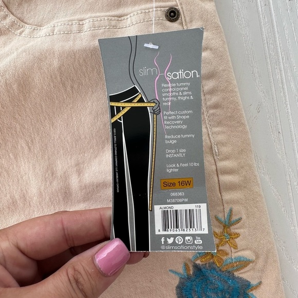 slim station khaki floral embroidered crop pants size 16w,18w,24w - Picture 3 of 5